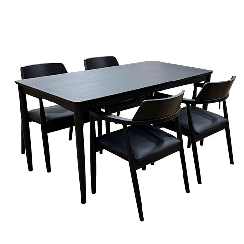 食卓5点 ヘイリー ヒューズ