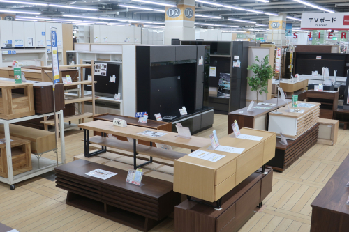 一人暮らしサイズから大型TV対応のリビングボードございます